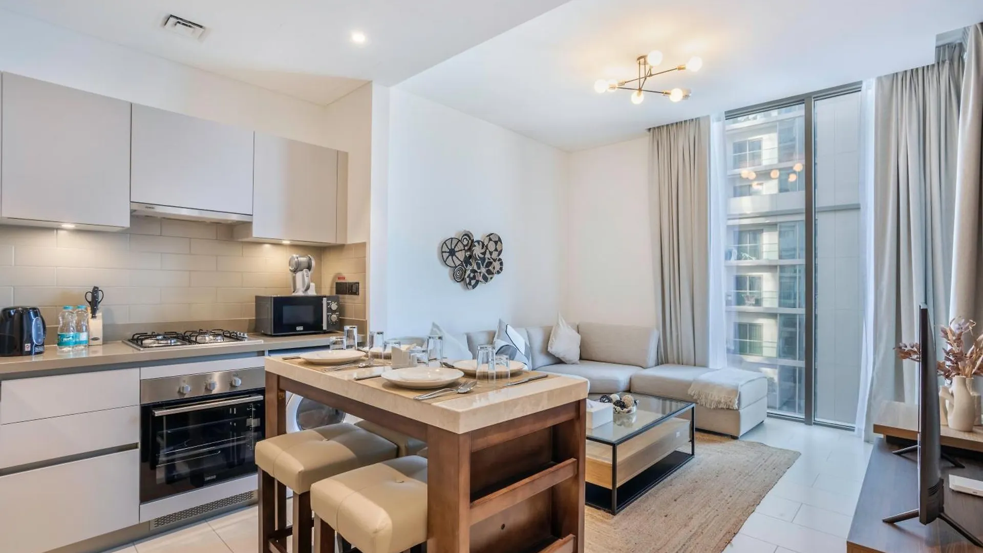Stay By Latinem Luxury 1Br Holiday Home Cvr B2303 Near Burj Khalifa Dubai Apartment