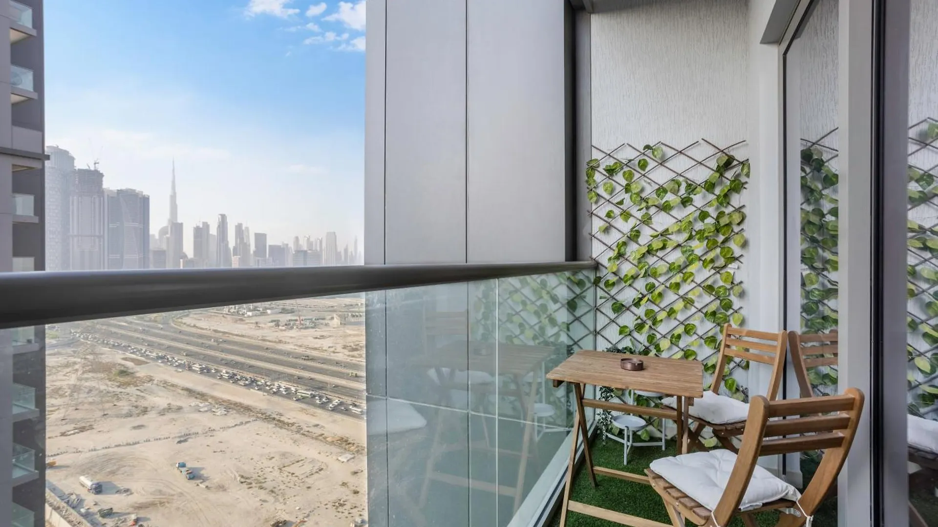 Stay By Latinem Luxury 1Br Holiday Home Cvr B2303 Near Burj Khalifa Dubai United Arab Emirates