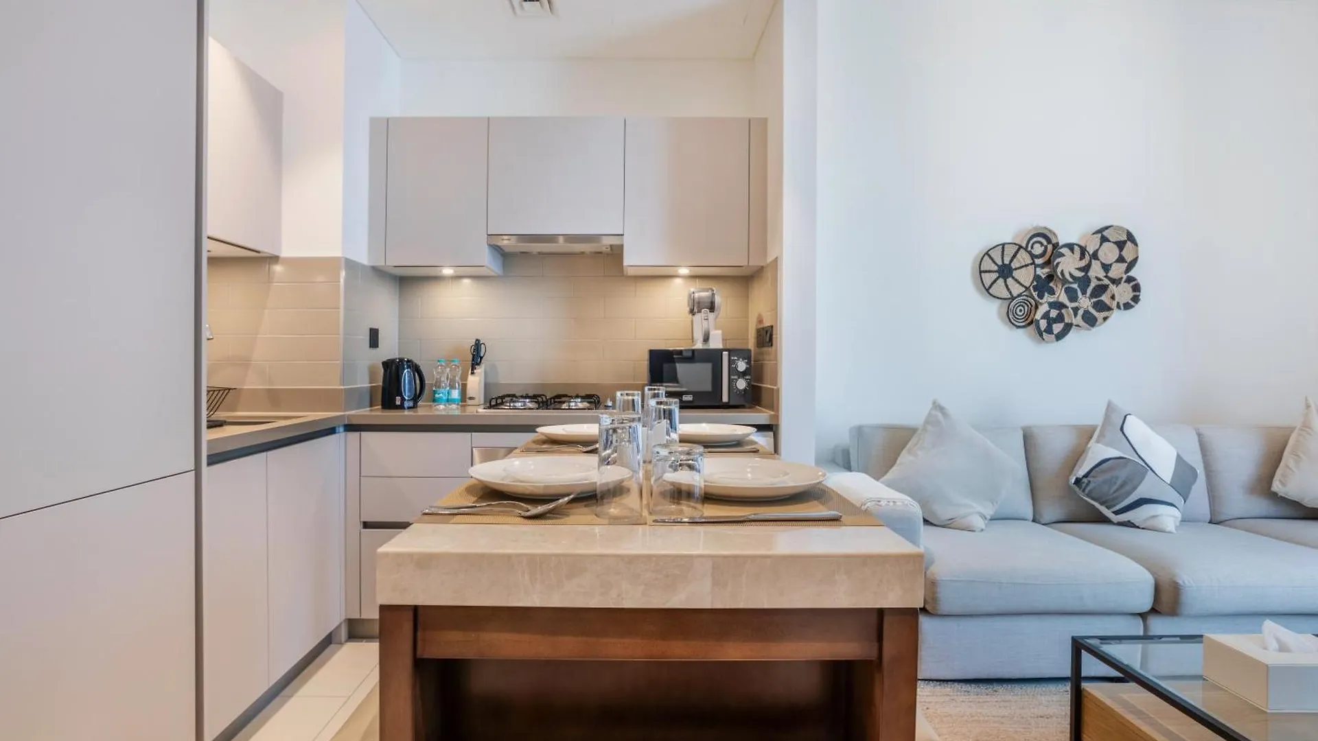 Stay By Latinem Luxury 1Br Holiday Home Cvr B2303 Near Burj Khalifa Dubai